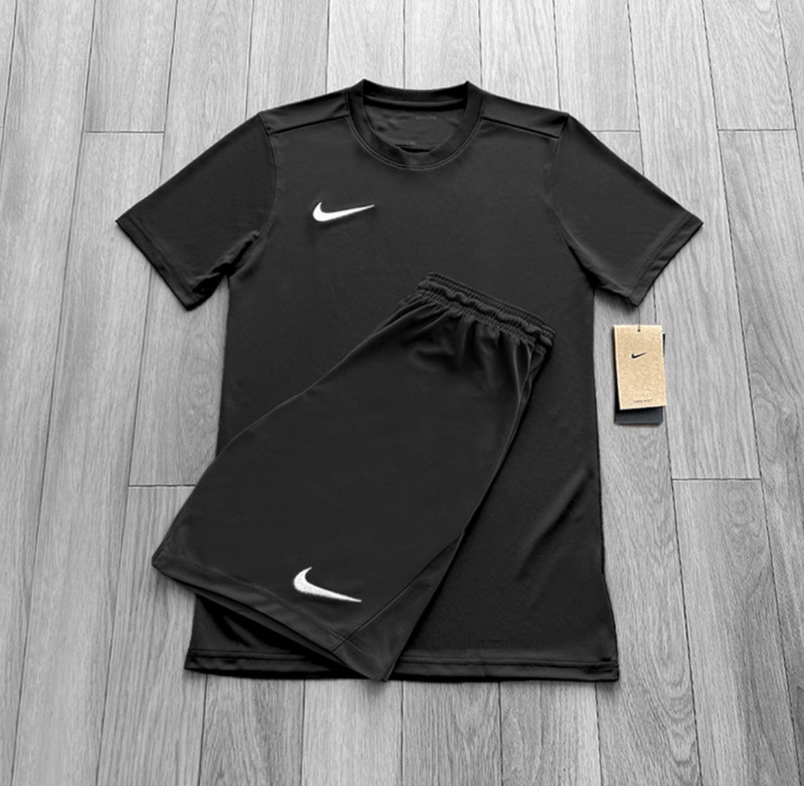 NIKE DRI FIT BLACK SET - T SHIRT / SHORTS