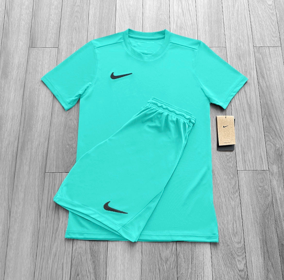 NIKE DRI FIT TURQUOISE SET - T SHIRT / SHORTS