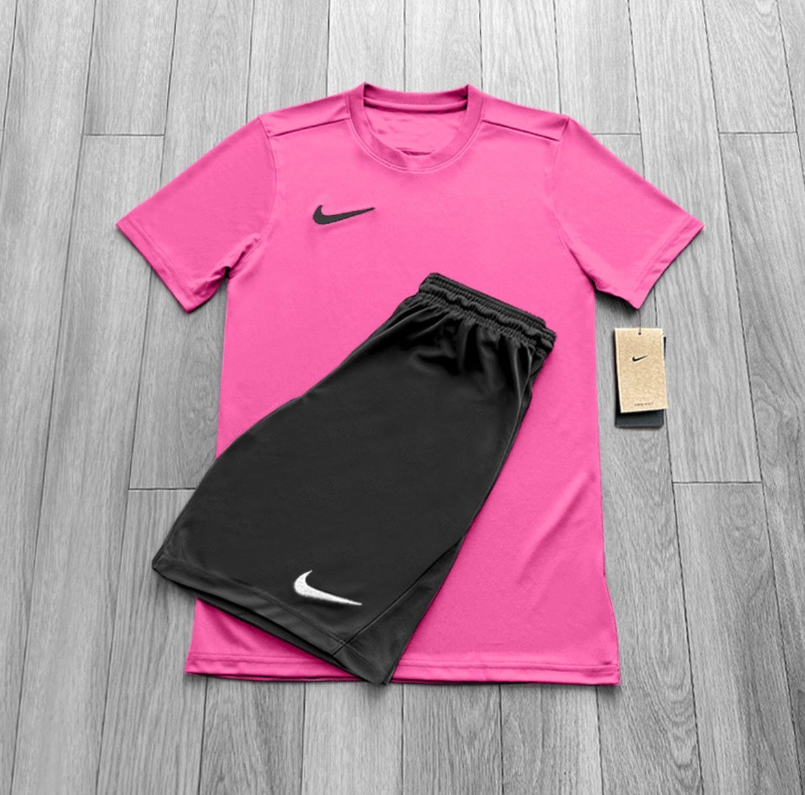 NIKE DRI FIT PINK / BLACK SET - T SHIRT / SHORTS