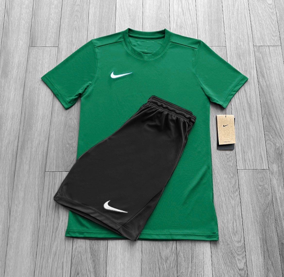 NIKE DRI FIT GREEN / BLACK SET - T SHIRT / SHORTS